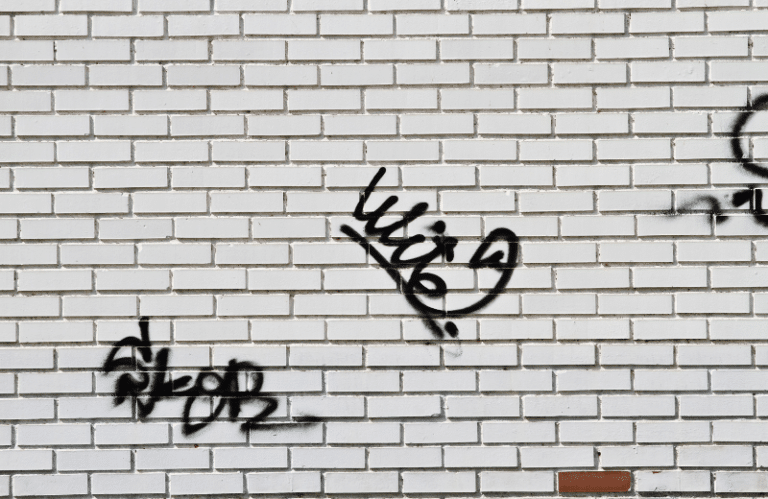 graffitin poistaminen