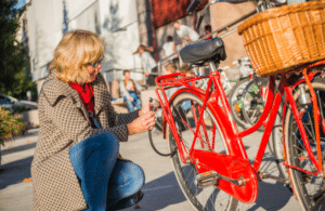 Pyöriä varastetaan myös taloyhtiöiden pyörävarastoista – muista kunnon lukitus